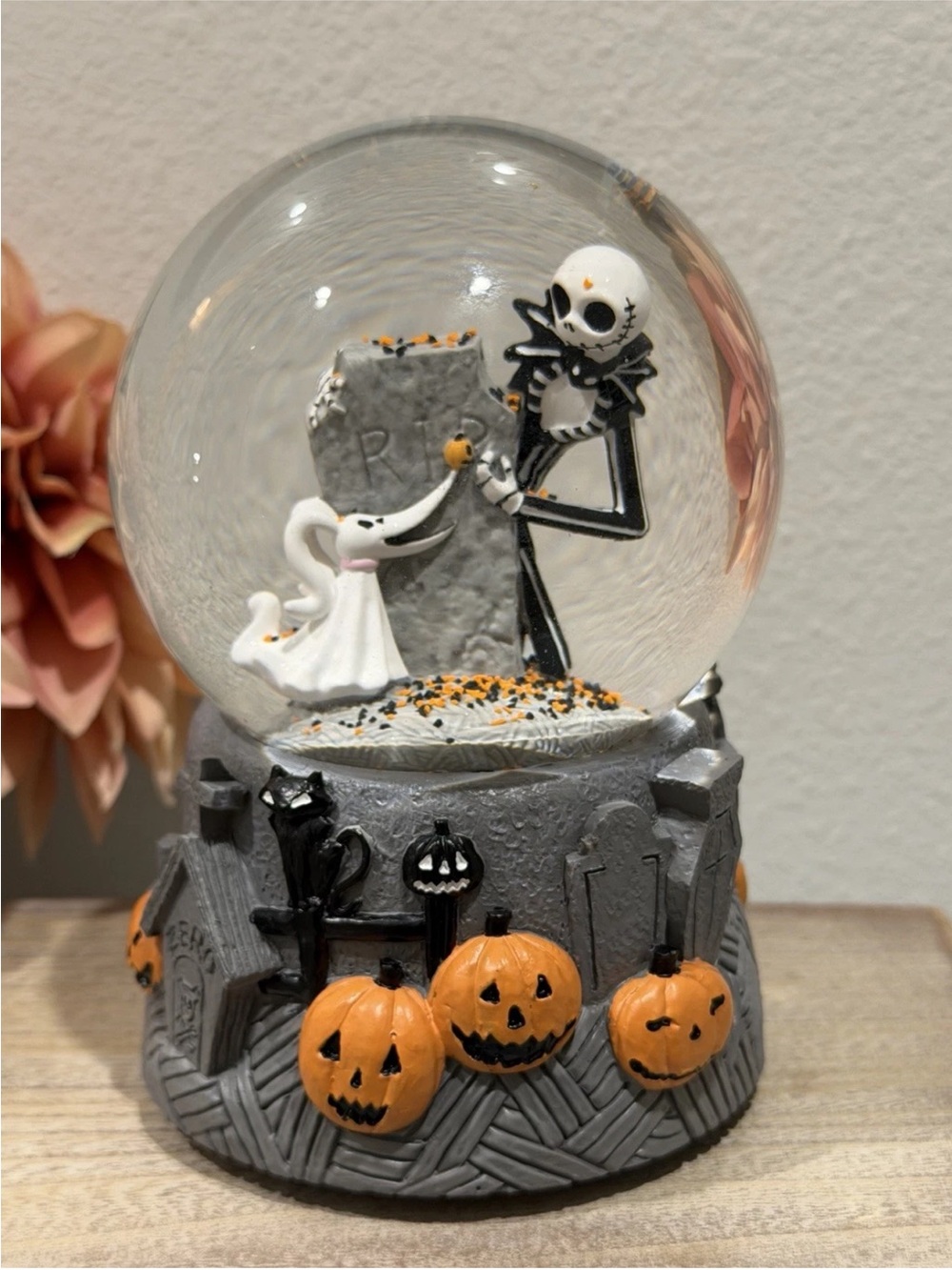 Nightmare Before Christmas Halloween
Jack Skellington & Zero Musical Snow
Globe